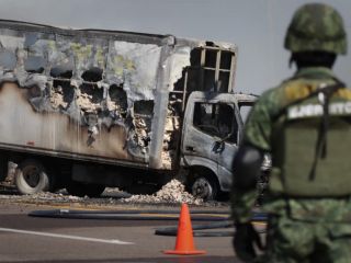 درگیری‌های مسلحانه در مکزیک برای بازداشت پسر «ال چاپو» دست‌کم ۲۹ کشته به جا گذاشت