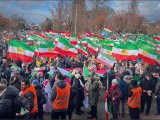 راهپیمایی هزاران نفری ایرانیان به سمت پارلمان اروپا در استراسبورگ فرانسه