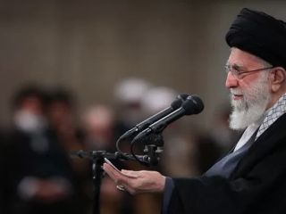 رقابت برسر تعریف و مدح و ثنای علی خامنه‌ای: «جایگاه شما همطراز امیرالمومنین است»