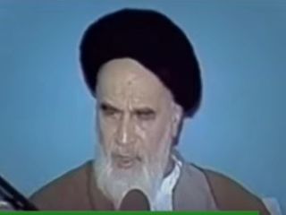 روح الله خمینی: اگر مسایل اسلامی باشد در رای هم مخالف باشید باید توی سرتان زد