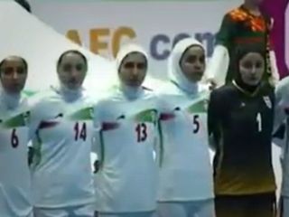 تیم فوتسال زنان ایران در فینال«تورنمنت کافا» حاضر به همخوانی سرود جمهوری اسلامی نشدند