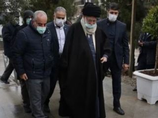 دیدار خامنه‌ای از مزار جان‌باختگان سرنگونی هواپیمای اوکراینی؛ اسماعیلیون: متهم به مزار قربانیانش رفت