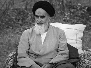 لیبراسیون: شهرداری نوفل‌لوشاتو نام خمینی را برای همیشه از این شهرک حذف کرد