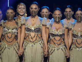 اجرای برنامه گروه رقص دختران «مایا» از کشور لبنان که برنده سال ۲۰۲۲ استعداد یابی آمریکا شد