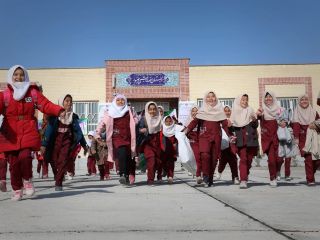 حکومت ایران به مدارسی که خیرین ساخته اند هم رحم نمی‌کند