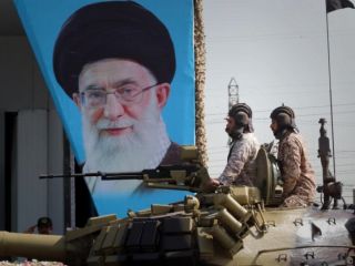 ضحاک در مرحله ششم برنامه گسترش‌طلبی و تاسیس امپریالیسم شیعی به جلاد پوتین تبدیل شد