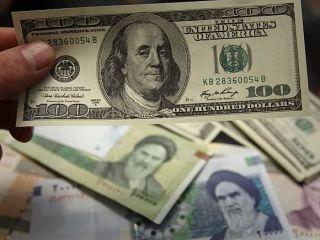 ۱۲ پرده از اقتصاد ایران در ۱۳ نمودار؛ چرایی رکوردشکنی دلار در ۱۴۰۱ و چشم‌انداز ۱۴۰۲