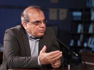 عباس عبدی: الزام «حجاب شرعی» باید حذف شود