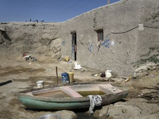 نماینده مجلس: غذای اغلب مردم سیستان‌و‌بلوچستان، «نان و رُب» است