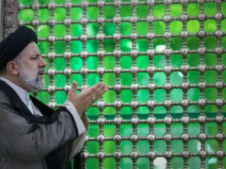 جمعی از روحانیون اصلاح‌طلب: رئیسی «آیت‌الله» نیست