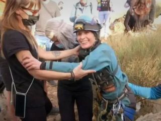 زن ۴۸ ساله اسپانیایی پس از ۵۰۰ روز از عمق ۷۰ متری یک غار بیرون آمد