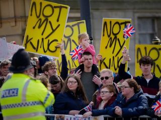 جنبش ضد سلطنت بریتانیا آماده اعتراض در مراسم تاجگذاری چارلز سوم؛ مجازت اخلال‌گران چه خواهد بود؟