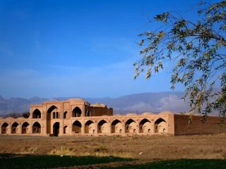 روزنامه تایمز: ایران ۱۹ مکان تاریخی و برخی از جزیره‌های خود را در معرض فروش می‌گذارد