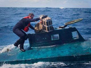 گارد ساحلی کلمبیا بزرگترین زیردریایی مخصوص حمل مواد مخدر را کشف کرد