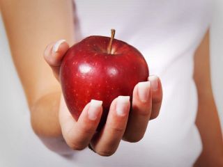 «خوردن یک سیب در روز می‌تواند ضعف را از بین ببرد»