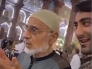 شهروند ایرانی سر به سر میرسلیم در هنگام نماز می گذارد: حاج آقا برای ما هم دعا کنید