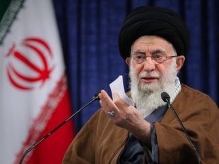 لیبراسیون: خامنه‌ای می‌داند که رژیم او به زودی با شورش گرسنگان روبرو خواهد شد