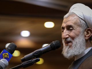 امام جمعه تهران: اگر می‌بینیم رهبر انقلاب میهمانان را روی زیلو پذرایی می‌کنند سبک امام علی است