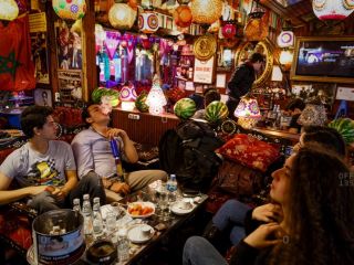 اقدامی نمادین علیه سوری های مهاجر در استانبول با ممنوع کردن مصرف قلیان