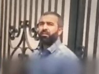 مقاومت یک زن بدون حجاب در برابر آمر به معروف حکومتی در تیر ۱۴۰۲