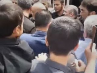 تجمع تعدادی از نماز گزاران روز جمعه با شعار «سپاه بیا خیابون، کشف حجاب رو جمع کن»