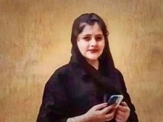 مادر و پدر مهسا امینی: به نام یزدان دادگر، مراسم سنتی و مذهبی سالگرد را برگزار می‌کنیم