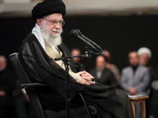 خامنه‌ای: معلومات اطلاعاتی ما به ما می‌گوید که آمریکا در ایران گروه بحران درست کرده