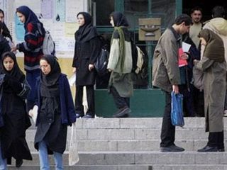 رونمایی از «گشت حجاب» در دانشگاه‌ها؛ حراست دانشگاه تهران مانع تردد دانشجویان با روسری شد