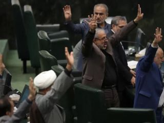 نگرانی از تصویب ماده ۷۵ برنامه هفتم توسعه ایران؛ ماده‌ای برای «سرک کشیدن به زندگی خصوصی مردم»