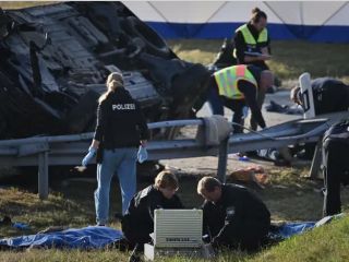 آلمان؛ حداقل هفت کشته در تصادف خودرو حامل مهاجران غیر قانونی