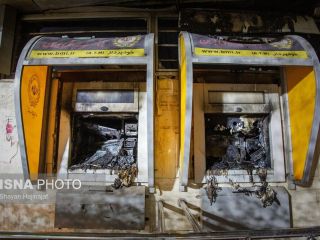 بانک ملی مرکزی اهواز در آتش سوخت - عکس