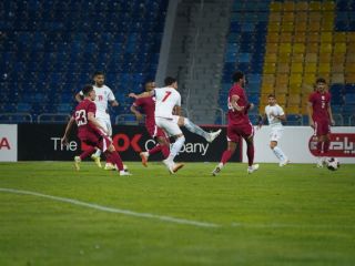 ایران ۴ بر صفر تیم ملی قطر به سرمربیگری کارلوس کی‌روش را شکست داد؛ ورود به زمین با چفیه