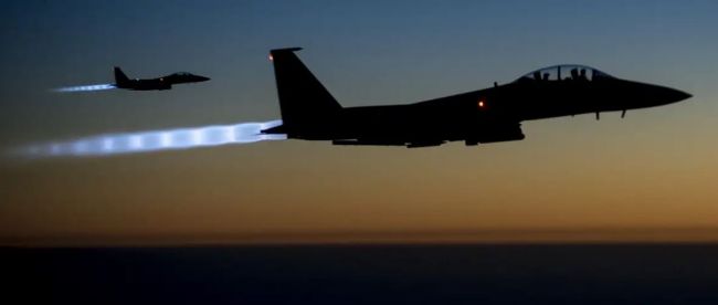 جنگنده‌های آمریکایی بە انبار تسلیحات نیروهای مرتبط با سپاه در سوریه حمله  کردند