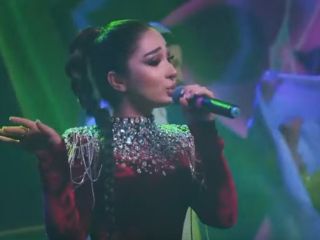 اجرای ترانه «جمال جمالو» توسط «مهرنگار رستم» خواننده تاجیکستانی