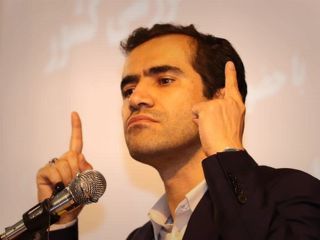 مجید حسینی: من پنج سال جنگیدم، حالا میگن چرا رفتی کانادا؛ دانشجو:خوب داداشت کانادا چیکار میکنه؟