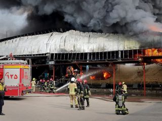 مصدوم شدن ۵۳ نفر بر اثر انفجار و آتش‌سوزی در یک کارخانه لوازم آرایشی در فردیس کرج