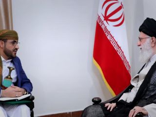 روزنامه تلگراف بریتانیا: حوثی‌ها در ایران آموزش دیده‌اند و علی خامنه‌ای شخصا بر تجهیز و اقدامات این گروه نظارت دارد