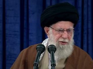 تمجید خامنه‌ای از حملات حوثی‌ها در دریای سرخ : ملت یمن و دولت انصارالله کار بزرگی انجام دادند