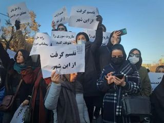 راهپیمایی سکوت شهروندان اراک در اعتراض به آلودگی هوا در اثر مازوت سوزی نیروگاه شازند