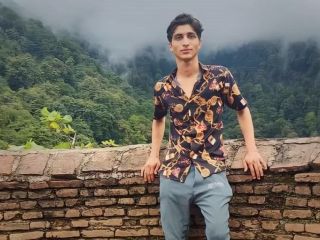 خانواده سپهر شیرانی، دانشجوی ۱۹ ساله بلوچ، به شرط سکوت اجازه خاکسپاری او را گرفتند