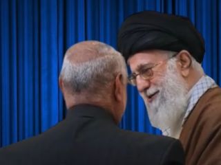 دیدار خصوصی علی خامنه‌ای با نماینده امام زمان یا جاسوس موساد؟
