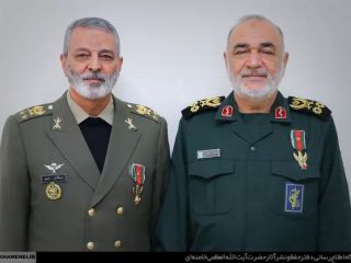نامه‌ی مشترک فرمانده سپاه و فرمانده ارتش خطاب به علی خامنه‌ای