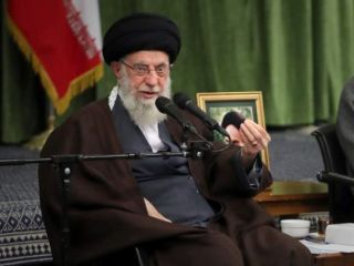 علی خامنه‌ای: اسرائیل را پشیمان خواهیم کرد