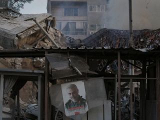 واکنش‌ها به حمله به کنسولگری جمهوری اسلامی؛ از علی کریمی و مسیح علینژاد تا شاهین نجفی و حامد اسماعیلیون