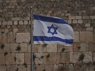 آخرین گمانه‌زنی‌های رسانه‌های اسرائیل از «نوع و چگونگی» پاسخ به حمله ایران؛ شاید وقتی دیگر