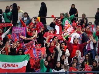 محروم شدن زنان از تماشای بازی پرسپولیس و نساجی