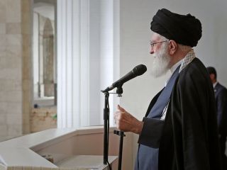 خامنه‌ای خواستار فعالیت سیاسی زائران ایرانی در حج امسال شد