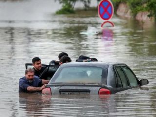 ۷ کشته بخاطر سوء مدیریت در مشهد  «دره را برای خانه سازی پر کردند، آب زد خانه‌ها را خراب کرد»