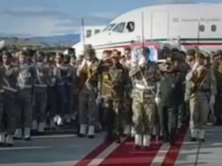 بی نظمی عجیب سربازان در رژه مخصوص وداع با آل‌هاشم در فرودگاه تبریز