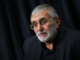 منصور ارضی، مداح: بدن آقای رئیسی آنچنان سوخته بود که نگذاشتند همسر و مادرش آن را ببینند